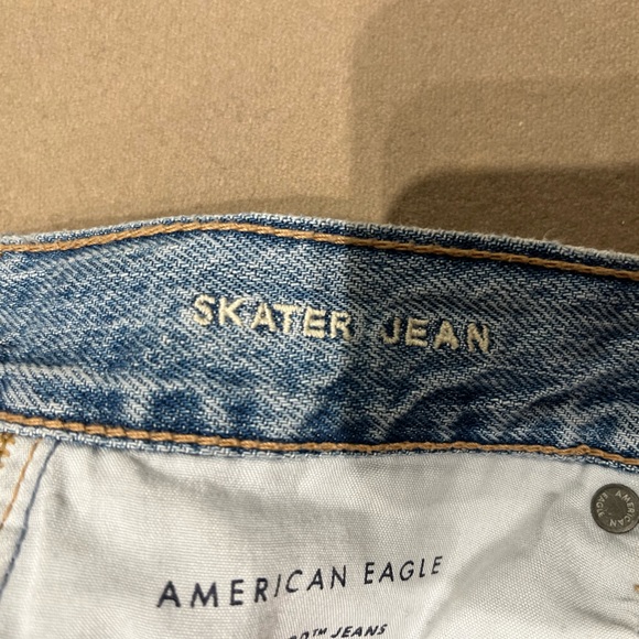 American Eagle high rise truly two toned skater jeans 10 - Picture 9 of 12